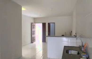 Imagem: A casa possui 2 Dormitórios, 1 Banheiro, 1 Vaga na garagem