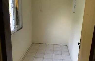 Imagem: A casa possui 2 Dormitórios, 2 Banheiros, 1 Vaga na garagem