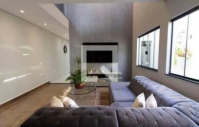 Imagem: A casa possui 3 Dormitórios, 3 Banheiros, 3 Vagas na garagem