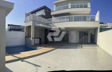 Imagem: A casa em condomínio possui 3 Dormitórios, 5 Banheiros, 2