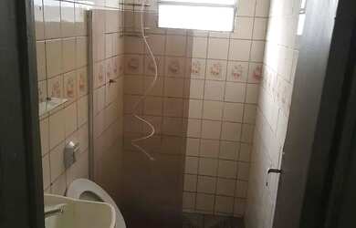 Imagem: A casa possui 2 Dormitórios e está localizado em Santa Cruz