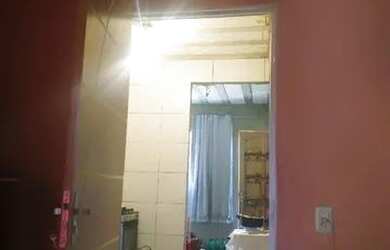 Imagem: A casa possui 2 Dormitórios, 2 Banheiros e está localizado