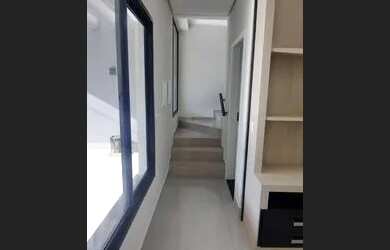 Imagem: A casa em condomínio possui 3 Dormitórios, 2 Banheiros, 3