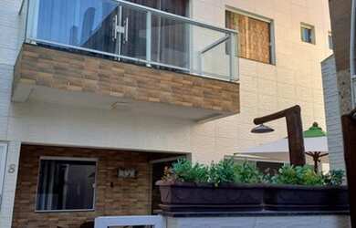 Imagem: A casa em condomínio possui 5 Dormitórios, 4 Banheiros, 1