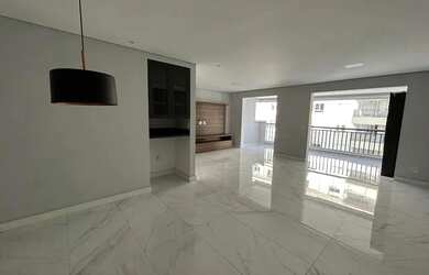 Imagem: O apartamento possui 3 Dormitórios, 5 Banheiros, 3 Vagas na