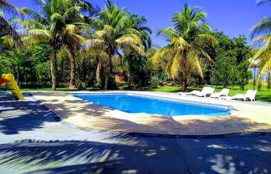 Imagem: A pousada chalé possui 2 Dormitórios, Acomodam 12 pessoas