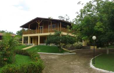 Imagem: A fazenda à venda possui e está localizado em Maracanã