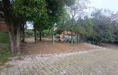 Imagem: O terreno possui 723m² de Área e está localizado em Colina