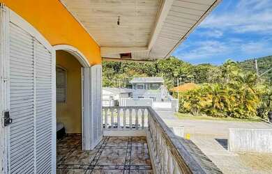 Imagem: A casa possui 5 Dormitórios, 4 Banheiros, 170m² de Área e