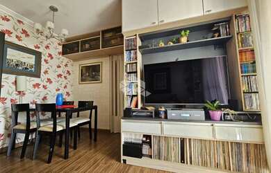 Imagem: O apartamento possui 2 Dormitórios, 1 Banheiro, 1 Vaga na garagem