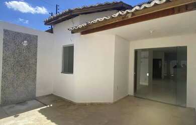 Imagem: A casa possui 2 Dormitórios, 1 Banheiro, 1 Vaga na garagem