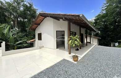 Imagem: A casa em condomínio possui 2 Dormitórios, 2 Banheiros, 2