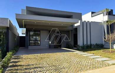 Imagem: A casa em condomínio possui 3 Dormitórios, 4 Banheiros, 2