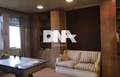 Imagem: O depósito possui 1 Vaga na garagem e 100m² de Área e está