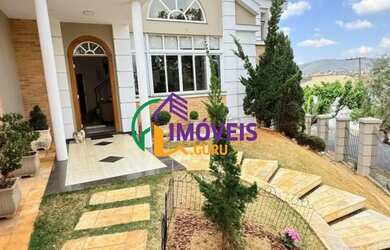 Imagem: A casa possui 3 Dormitórios, 5 Banheiros, 5 Vagas na garagem