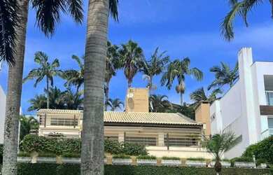 Imagem 3: Casa de Luxo em Condomínio à Venda em Itapema