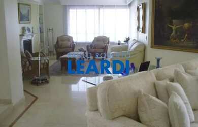 Imagem: O apartamento possui 4 Dormitórios, 5 Banheiros, 4 Vagas na