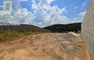 Imagem: O terreno possui 300m² de Área e está localizado em Laranja