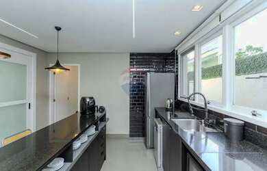 Imagem 16: Luxo e Conforto: Mansão em Condomínio em Santa Maria