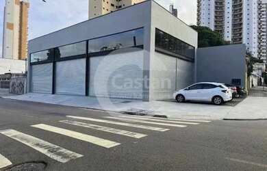 Imagem: O depósito possui 3 Vagas na garagem e 220m² de Área e está