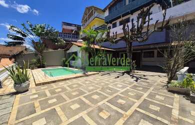 Imagem: A casa possui 2 Dormitórios, 1 Banheiro, 1 Vaga na garagem