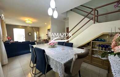 Imagem: A casa em condomínio possui 4 Dormitórios, 5 Banheiros, 5