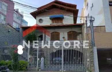 Imagem: A casa possui 5 Dormitórios, 3 Banheiros, 4 Vagas na garagem