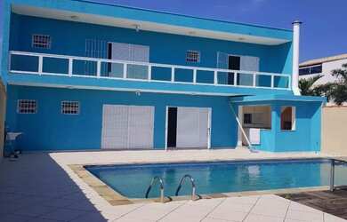 Imagem: A casa possui 2 Dormitórios, 2 Banheiros, 5 Vagas na garagem