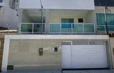 Imagem: A casa possui 5 Dormitórios, 4 Banheiros, 2 Vagas na garagem