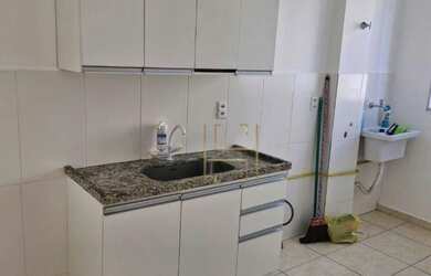 Imagem: O apartamento possui 2 Dormitórios, 1 Banheiro, 1 Vaga na garagem