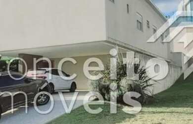 Imagem: A casa em condomínio possui 4 Dormitórios, 3 Banheiros, 4