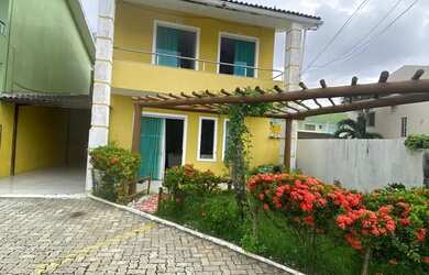 Imagem: A casa possui 3 Dormitórios, 2 Banheiros, 2 Vagas na garagem