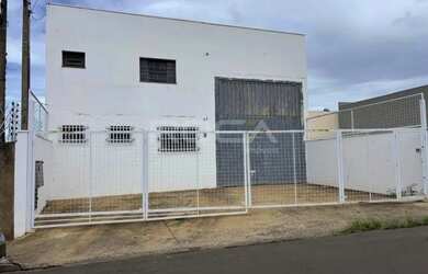 Imagem: O depósito possui 3 Vagas na garagem, 250m² de Área, Imóvel