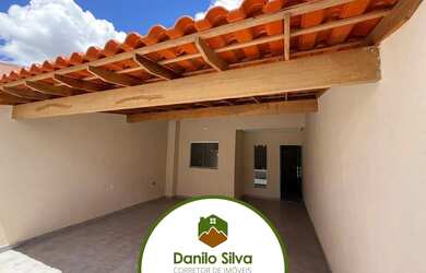 Imagem: A casa possui 2 Dormitórios, 1 Banheiro, 3 Vagas na garagem