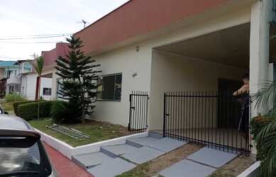 Imagem: A casa em condomínio possui 3 Dormitórios, 3 Banheiros, 2