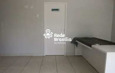 Imagem: A casa possui 3 Dormitórios, 2 Banheiros, 3 Vagas na garagem