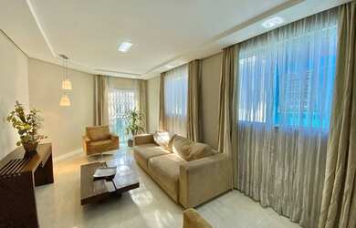 Imagem: A casa possui 3 Dormitórios, 5 Banheiros, 2 Vagas na garagem