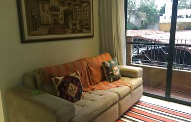 Imagem: O apartamento possui 3 Dormitórios, 1 Banheiro, 2 Vagas na