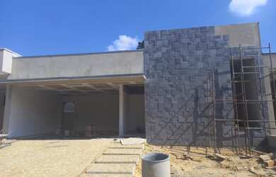 Imagem: A casa possui 3 Dormitórios, 4 Banheiros, 4 Vagas na garagem