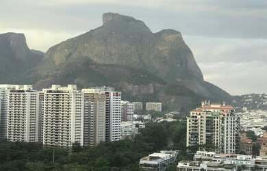 Imagem: O apartamento possui 3 Dormitórios, 4 Banheiros, 2 Vagas na
