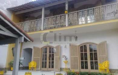 Imagem: A casa em condomínio possui 4 Dormitórios, 5 Banheiros, 4