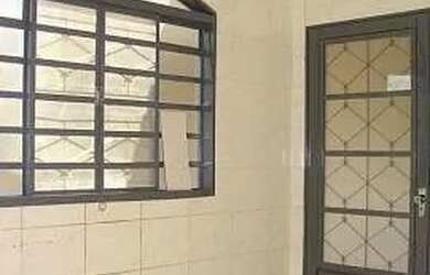 Imagem: A casa possui 1 Dormitório, 1 Banheiro, 75m² de Área e está