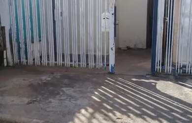 Imagem: A casa possui 1 Dormitório, 1 Banheiro e está localizado