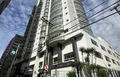 Imagem: O apartamento possui 2 Dormitórios, 1 Banheiro, 2 Vagas na