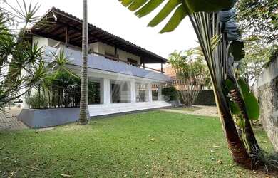 Imagem: A casa em condomínio possui 5 Dormitórios, 5 Banheiros, 5