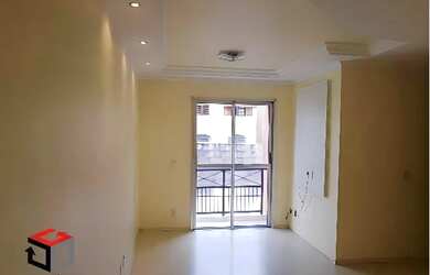 Imagem: O apartamento possui 3 Dormitórios, 1 Banheiro, 1 Vaga na garagem