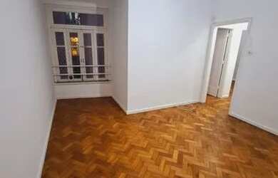 Imagem: O apartamento possui 3 Dormitórios, 2 Banheiros e 75m² de