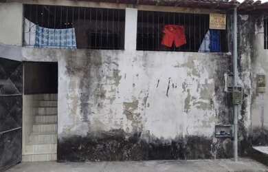 Imagem: A casa possui 2 Dormitórios, 1 Banheiro e 240m² de Área e