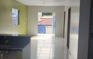 Imagem: A casa possui 3 Dormitórios, 2 Banheiros, 2 Vagas na garagem