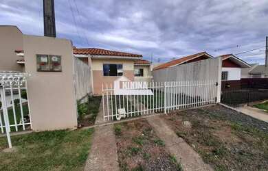 Imagem: A casa possui 3 Dormitórios, 1 Banheiro, 1 Vaga na garagem